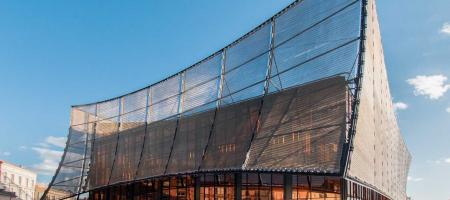 GRAND THÉÂTRE DES CORDELIERS: ALBI İÇİN GÖZ ALICI IŞIK