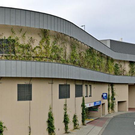 CHINON CENTER, HOFHEIM